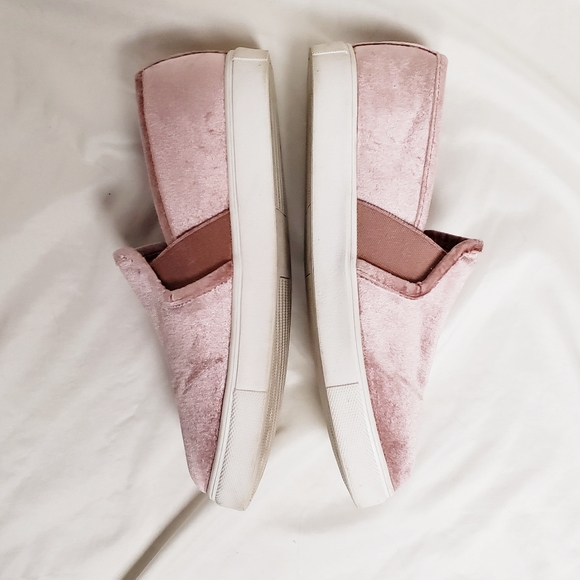 STEVE MADDEN Velvet Pink Slip-on Sneakers - Picture 9 of 10
